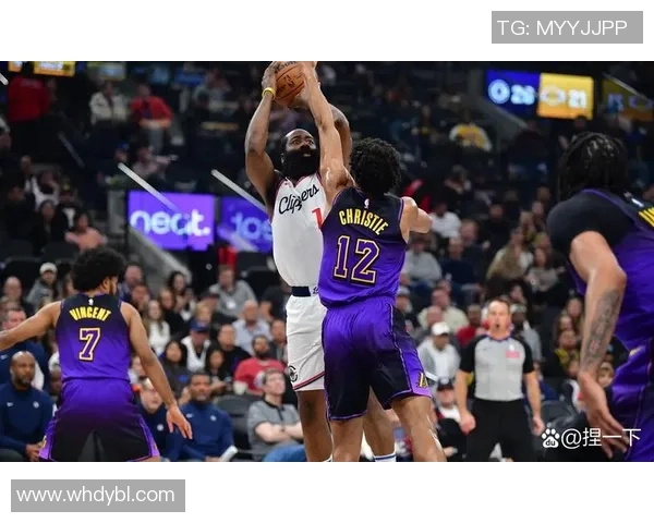 掘金与湖人精彩对决回放第26场比赛全程回顾与分析 掘金与湖人精彩对决回放第26场比赛全程回顾与分析